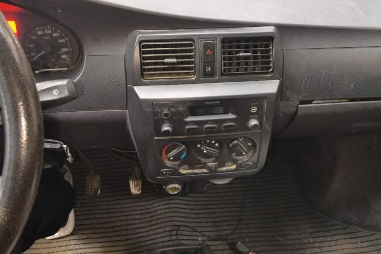 Used Wuling Rongguang 2011 1.2L Base Version
