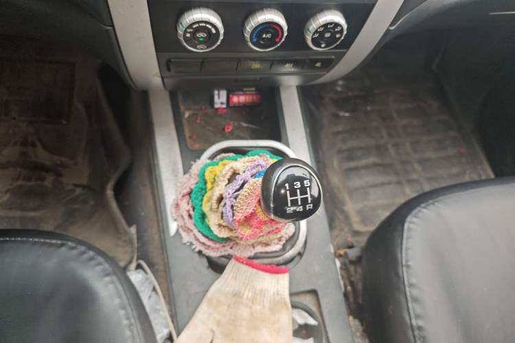 Used Foton Tunland 2015 2.8T E5 Diesel 2WD Comfort Edition BJ493ZLQ4 Gear Lever