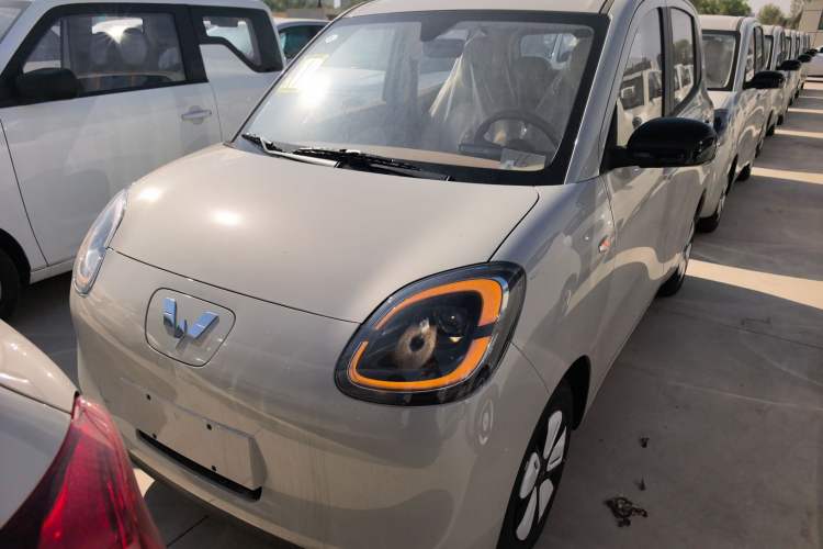 Used Wuling Hongguang MINIEV 2025 Four-Door Version Advanced Edition Front