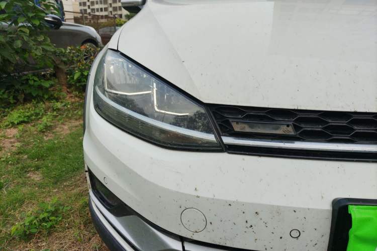 Used Volkswagen Golf 2019 1.8TSI Travel Edition Right Front Headlight