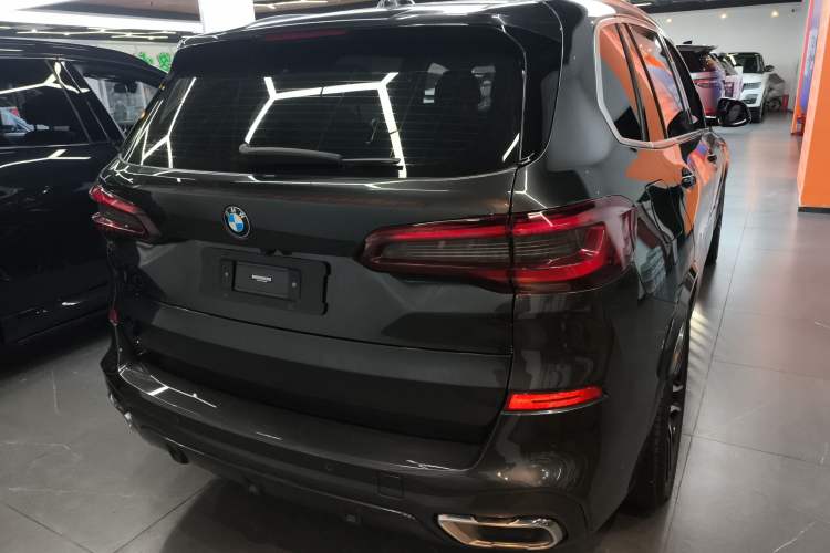 Used BMW X5 2022 xDrive 40Li Luxury Edition M Sport Package