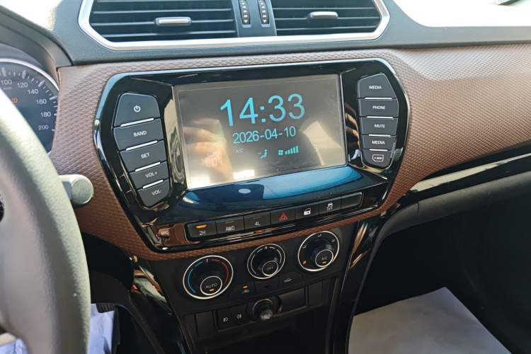 Used Great Wall Wingle 6 2017 2.4L Gasoline 4x4 Elite Version 4G69 Audio And AC Panel