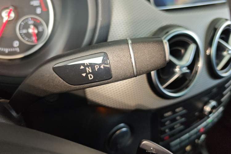 Used Mercedes-Benz B-Class 2019 B 200 Fashion Model Gear Lever