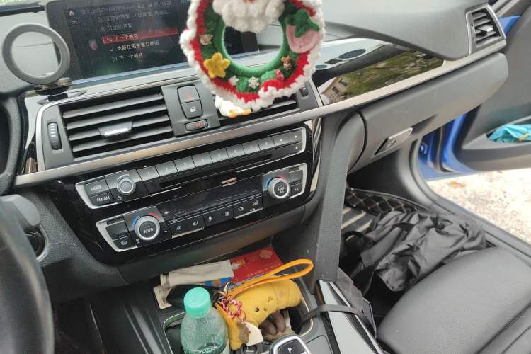 Used BMW 3 Series 2018 320Li Leading Model M Sport Package Audio And AC Panel