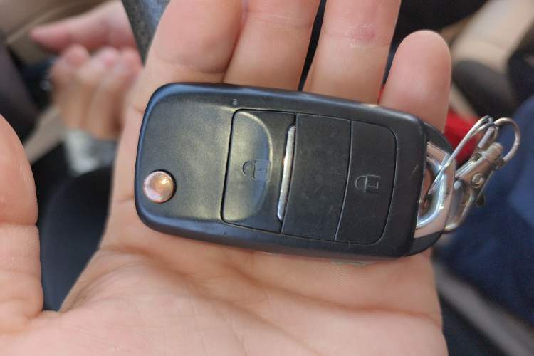 Used Kuayue Kuayue Xing V5 EV 2021 Luxury 6-Seater Passenger Bus with Lingdian System
