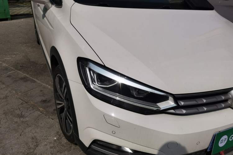 Used Volkswagen Touran 2021 Volkswagen Touran L 280TSI DSG Boundary Edition 7-Seater
