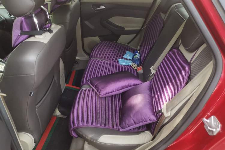 Used Ford Focus 2012 Sedan 1.6L Automatic Fashion Edition
