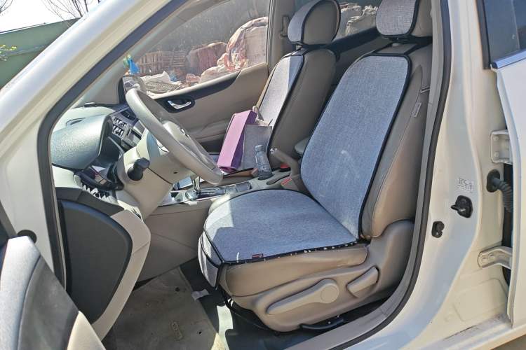 Used Nissan Tiida 2011 1.6L CVT Smart Version Left Front Seat