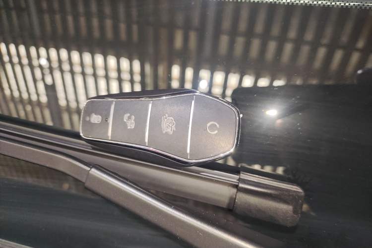 Used BYD Qin L 2024 DM-i 120KM Excellence Model
