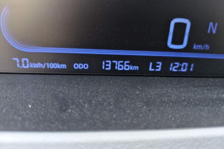 Used Geely Galaxy Panda 2023 Panda Mini 120km Super Cute Bear Odometer Close Up