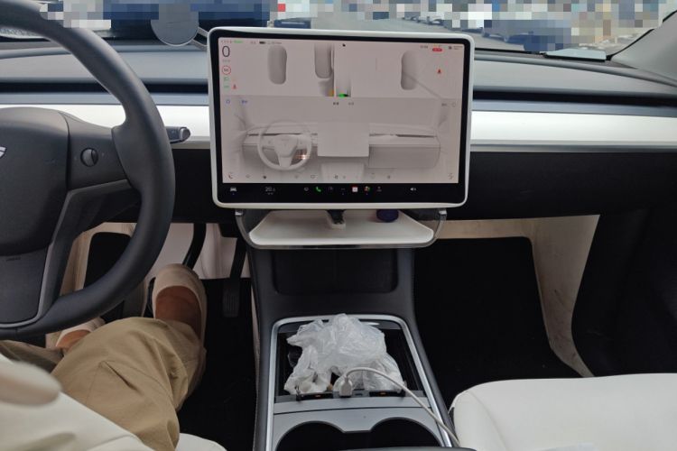 Used Tesla Model Y 2022 Long-Range All-Wheel-Drive Version