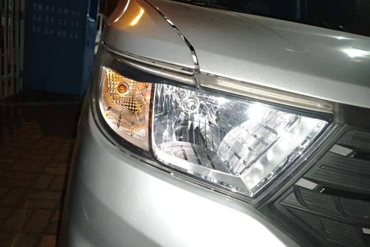 Used Wuling Hongguang V 2022 1.5L Jingqu Version Hydraulic Power Steering LAR
