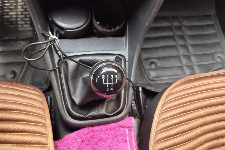 Used Volkswagen Santana 2015 1.6L Manual Comfort Edition
