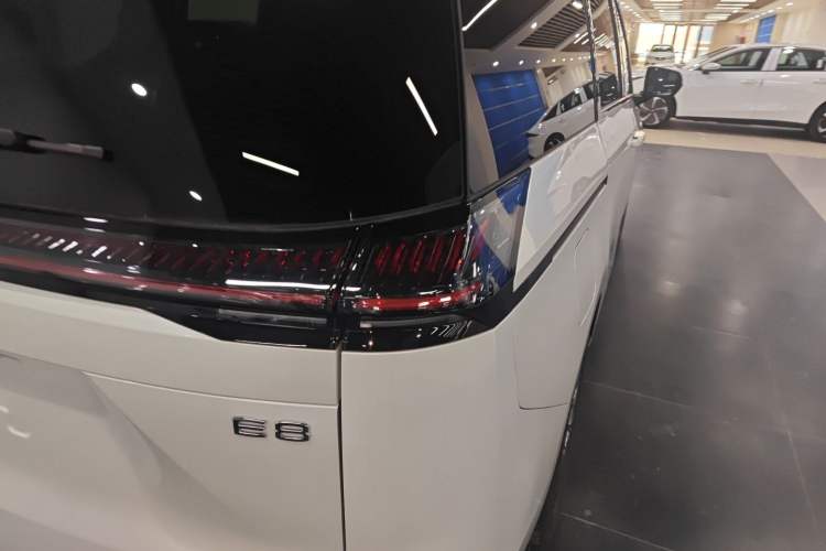 Used GAC Trumpchi E8 New Energy 2024 150km MAX+ Right Rear Taillight