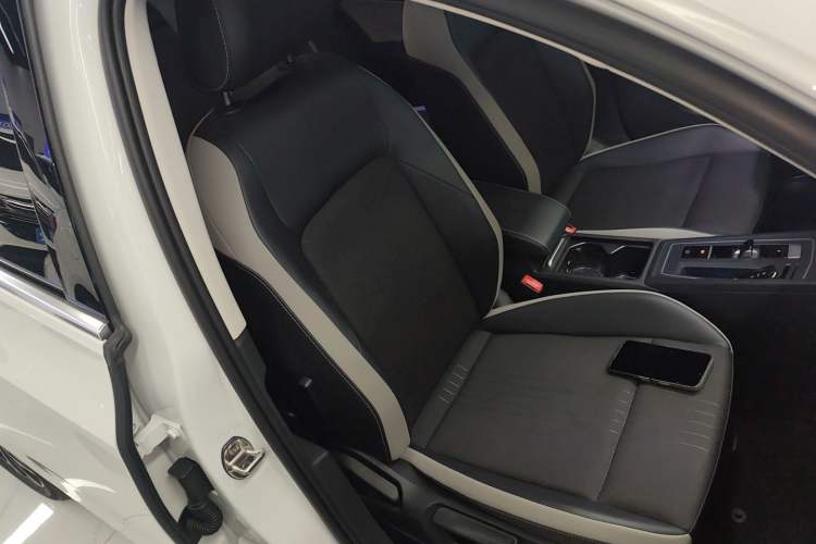 Used Volkswagen Golf 2021 280TSI DSG Pro Right Front Seat