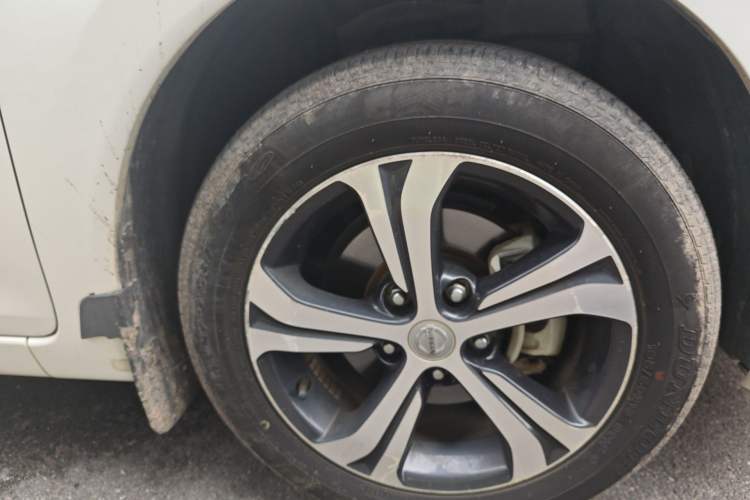 Used Nissan Tiida 2016 1.6L CVT Cool Dynamic Edition