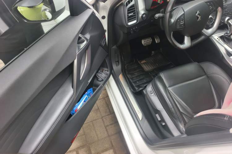 Used DS 5 2013 1.6T Luxury Edition THP200
