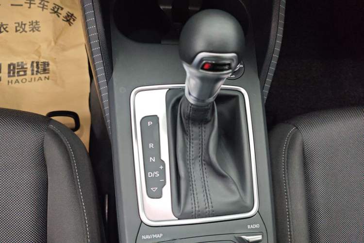 Used Audi Q2L 2018 35 TFSI Launch Exclusive Edition China VI Gear Lever