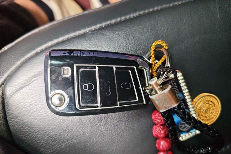 Used Volkswagen Tiguan L 2019 Revised 330TSI Automatic Two-Wheel Drive Smart & Luxury Edition China VI Standard Vehicle Key