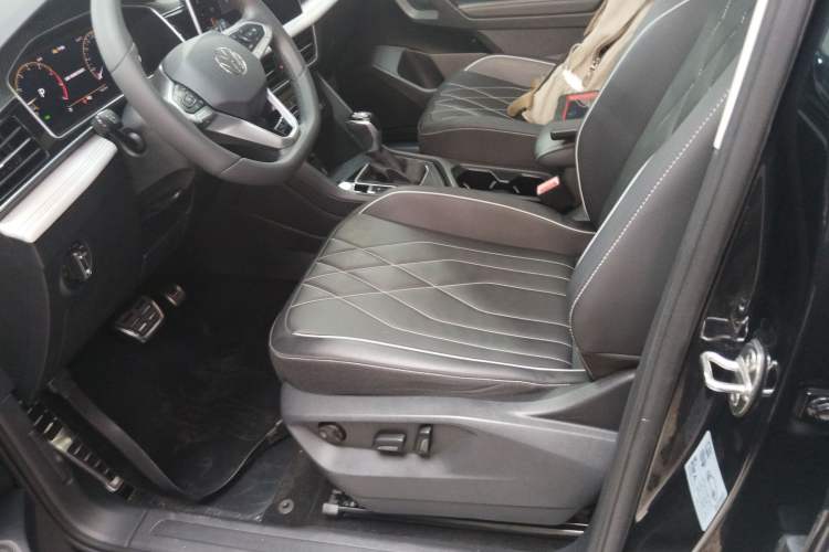 Used Volkswagen Tiguan L 2024 Outstanding Model 330TSI Automatic Two-Wheel Drive R-Line Dragon Glory Edition