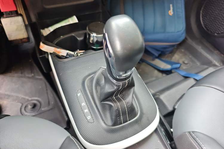 Used Roewe Clever 2022 311km QiQi BoBo Edition Gear Lever