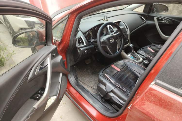 Used Buick GT 2014 XT 1.6L Automatic Fashion Edition Driver Seat