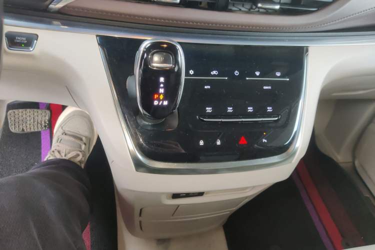 Used Buick GL8 2022 Land Business Class 652T Luxury Model