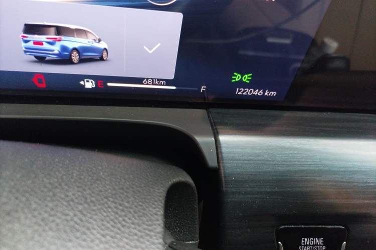 Used Buick GL8 2023 ES Lu Zun Deluxe Model Odometer Close Up