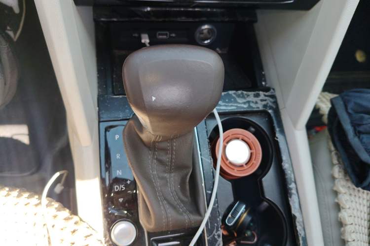 Used Volkswagen Viloran 2020 330TSI Luxury Edition Gear Lever