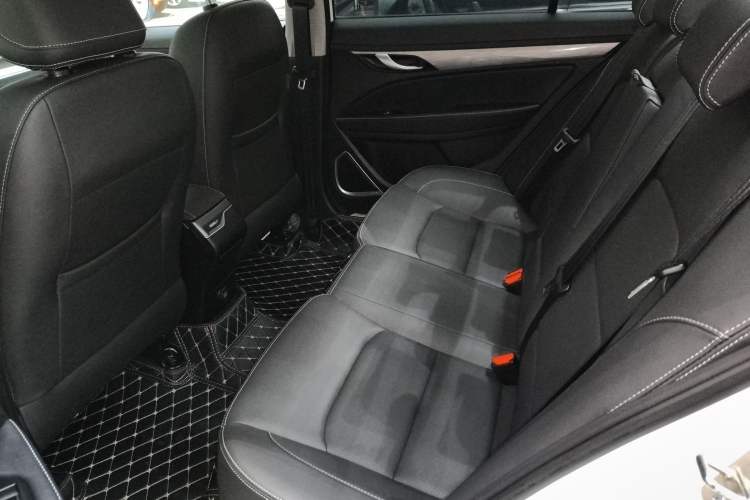 Used Geely Auto Emgrand 2019 Leading Edition 1.5L Manual Luxury Model China VI Standard
