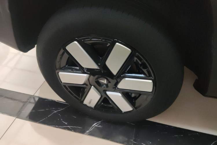 Used Deepal G318 2024 Four-Wheel-Drive Air Suspension Model