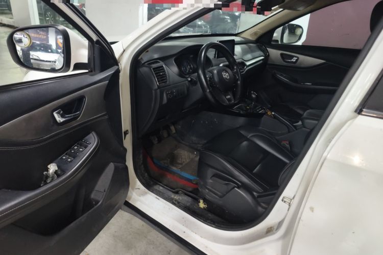 Used Dongfeng Fengon S560 2018 1.8L Manual Urban Model 7 Seats Interior 3