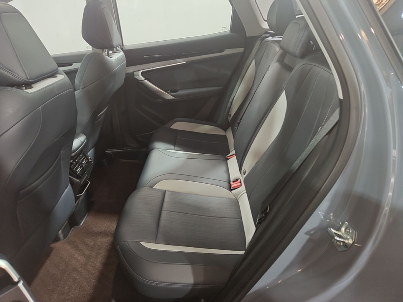 Geely Auto FX11 2024 1.5TD DCT Dragon Edition — снимка 20