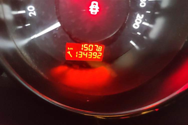 Used Peugeot 3008 2015 1.6THP Automatic Trend Edition Odometer Close Up