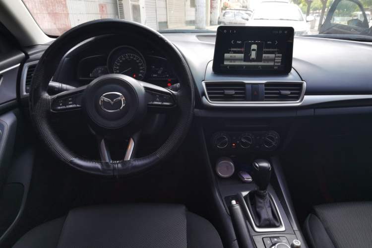 Used Mazda 3 Axela 2017 Hatchback 1.5L Automatic Comfort Model China VI Standard
