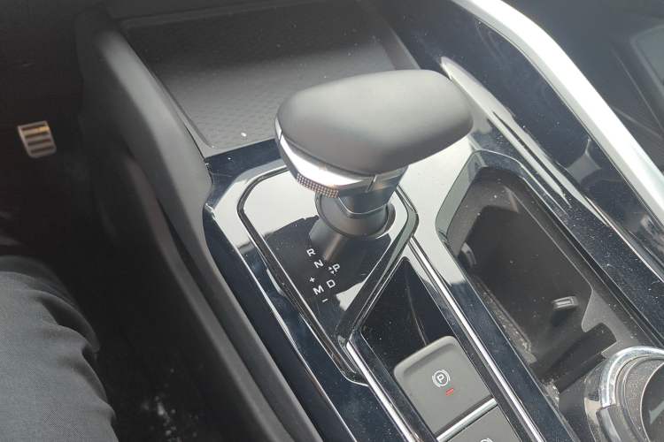 Used Geely Auto Preface 2025 Dongfang Yao 2.0TD Lanxing Edition Gear Lever