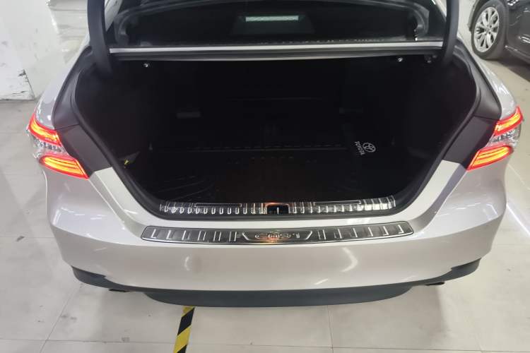 Used Toyota Camry 2021 2.5G Luxury Edition Trunk