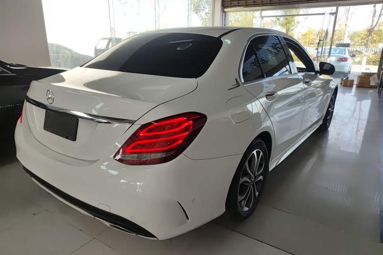 Used Mercedes-Benz C-Class 2018 C 180 L Fashion Edition Sport Version Rear Right 45 Deg