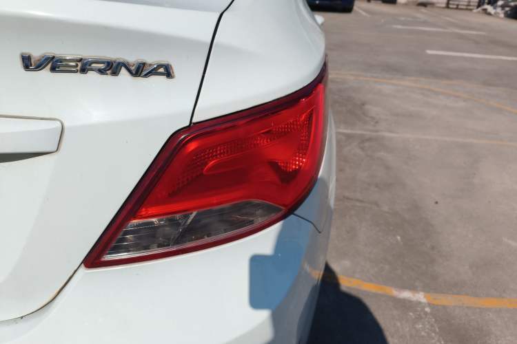 Used Hyundai Verna (older generation) 2014 1.4L Manual Smart GLS Trim