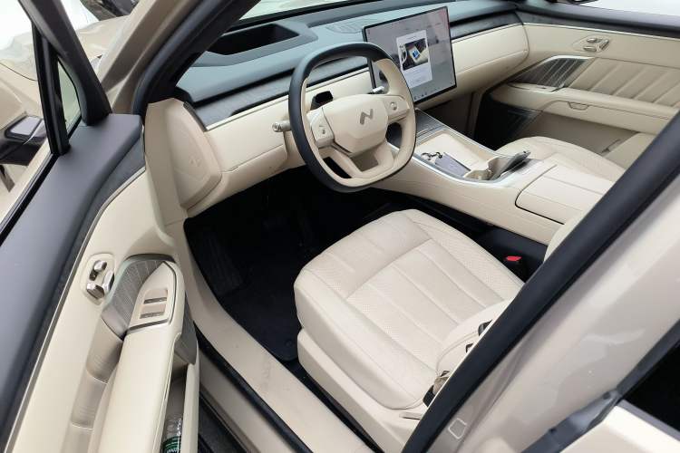 Used ONVO Luxeed L90 2025 Model—Ultra Six-Seater Version