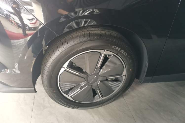 Used SAIC MAXUS Dajia 7 2024 Revised Version Super Hybrid Long-Range Edition Enjoyment Version Left Front Wheel Hub