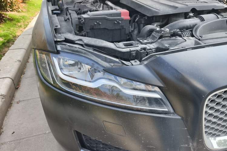 Used Jaguar XFL 2018 XFL 2.0T 250 PS Luxury Edition Right Front Headlight