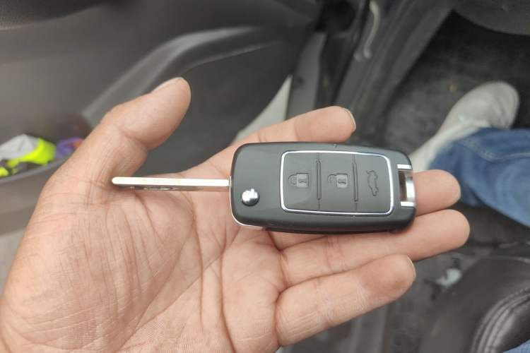 Used FORTHING Lingzhi 2023 M5L 1.6L Base Model 7 Seats Vehicle Key