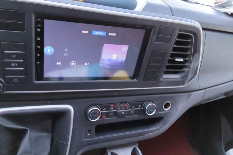 Used SAIC MAXUS Xintu V80 2021 2.0T Manual Classic Aoyuntong Short Wheelbase Mid-Height 7/8/9-Seater