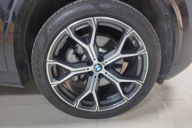 Used BMW X5 2023 xDrive 30Li Luxury M Sport Package
