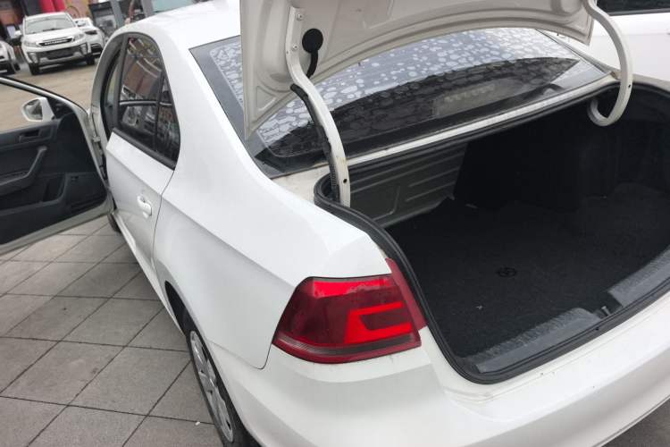 Used Volkswagen Santana 2015 1.6L Manual Fashion Edition Rear Left 45 Deg