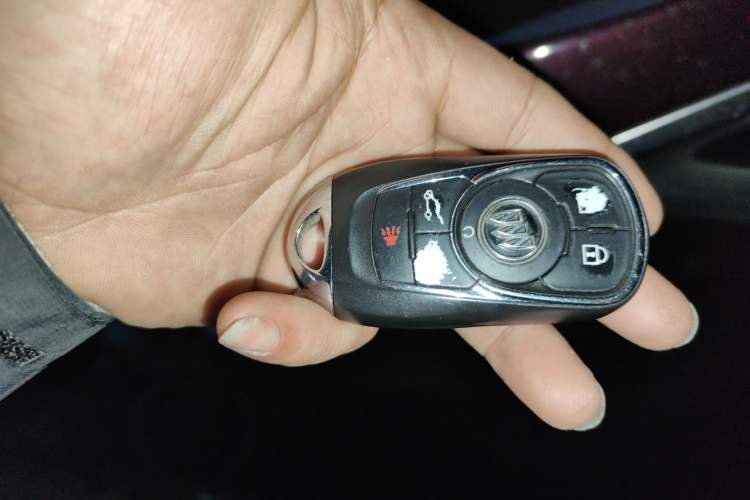 Used Buick GL8 2017 28T Avenir Avia National Emission Standard V