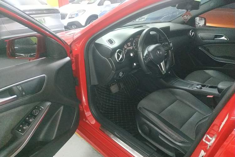 Used Mercedes-Benz A-Class 2015 A 180 Driver Seat