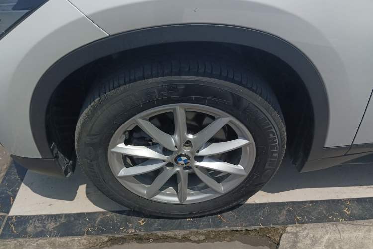 Used BMW X1 2016 sDrive18Li Fashion Model Left Front Wheel Hub