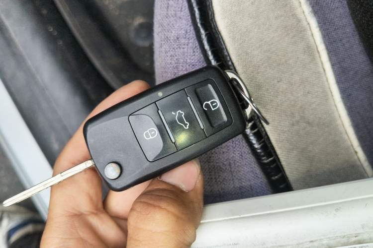 Used Volkswagen Lavida 2013 Revised Classic 1.6L Manual Fashion Edition Vehicle Key